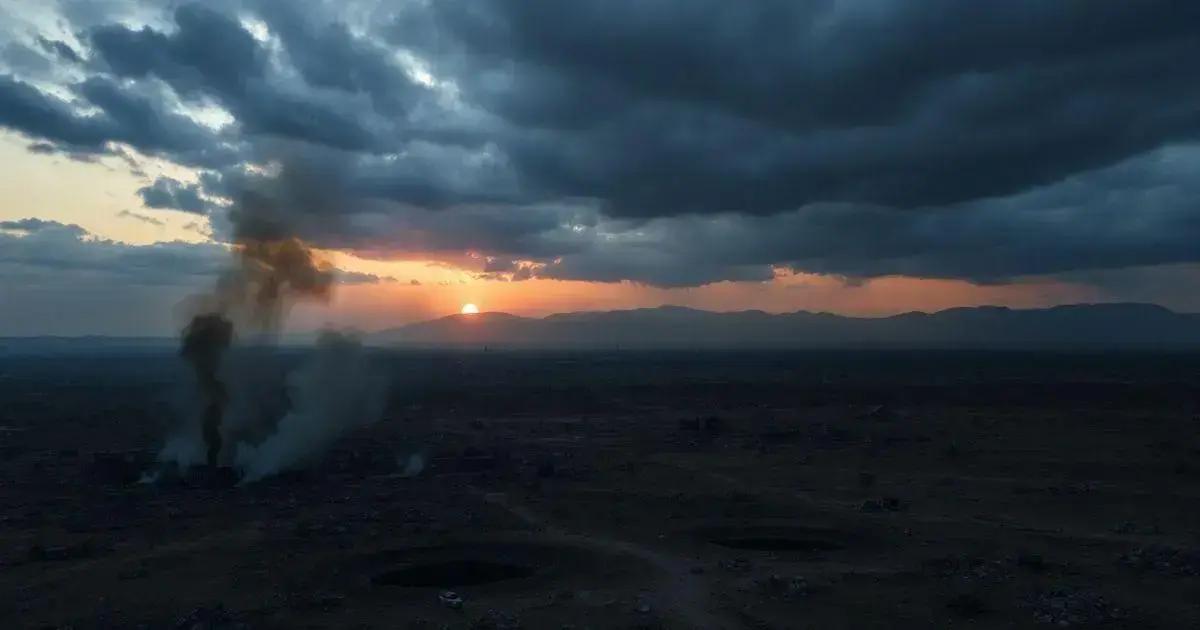 Bombardeio Paquistanês no Afeganistão: 46 Mortos em Tragédia